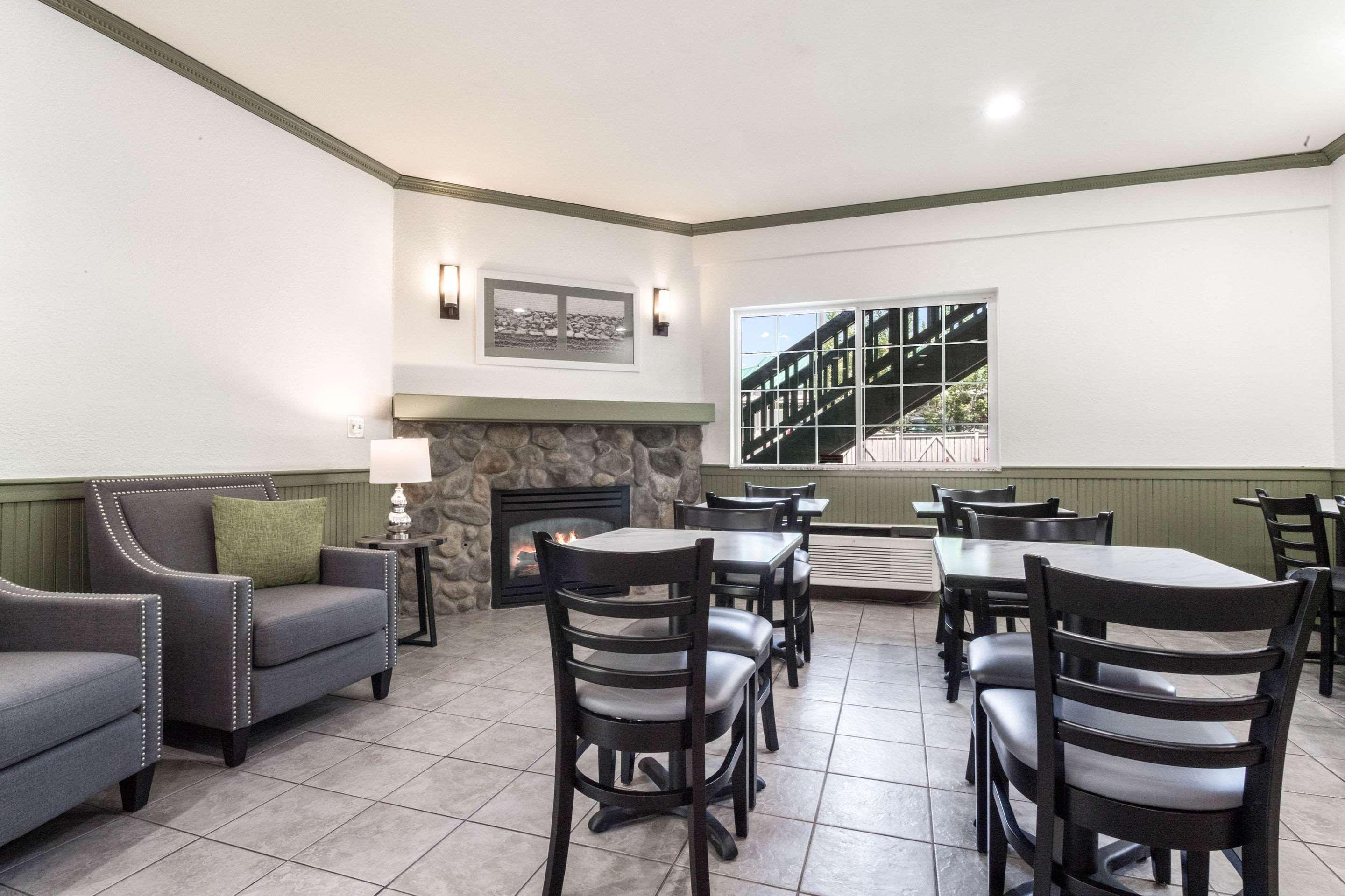 Quality Inn & Suites Bainbridge Island Exterior foto